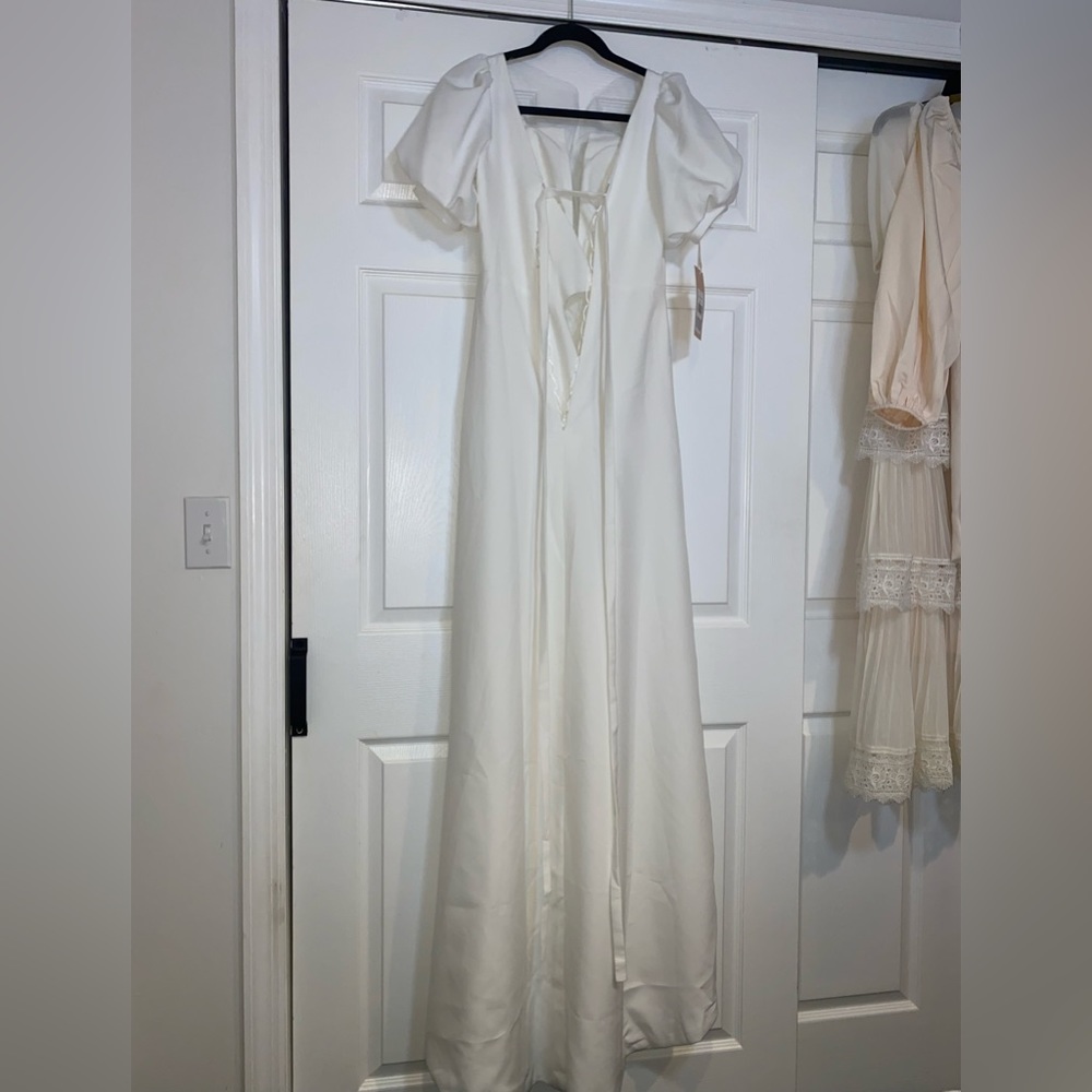 NEW WITH TAGS GORGEOUS WEDDING BRIDAL GOWN SIZE L - Picture 5 of 9